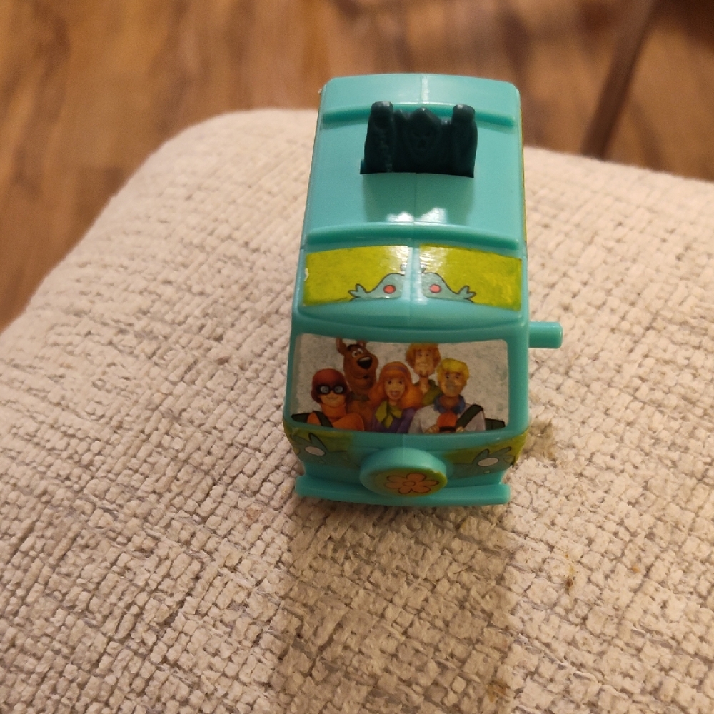 Scooby Doo Mystery Machine 2017 Wind Up Toy. Decals Of Characters Collectable